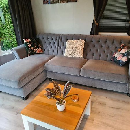 Villa Relax Huisje Is Een Luxe Huisje Met Een Vaatwasser En Zeer Snel Wifi 5G En Is Voorzien Van Een Nieuwe Badkamer En Keuken Met Een Omheinde Tuin Met Een Eigen Parkeerplaats Putten Exterior foto