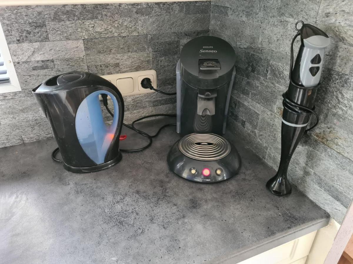 Villa Relax Huisje Is Een Luxe Huisje Met Een Vaatwasser En Zeer Snel Wifi 5G En Is Voorzien Van Een Nieuwe Badkamer En Keuken Met Een Omheinde Tuin Met Een Eigen Parkeerplaats Putten Exterior foto