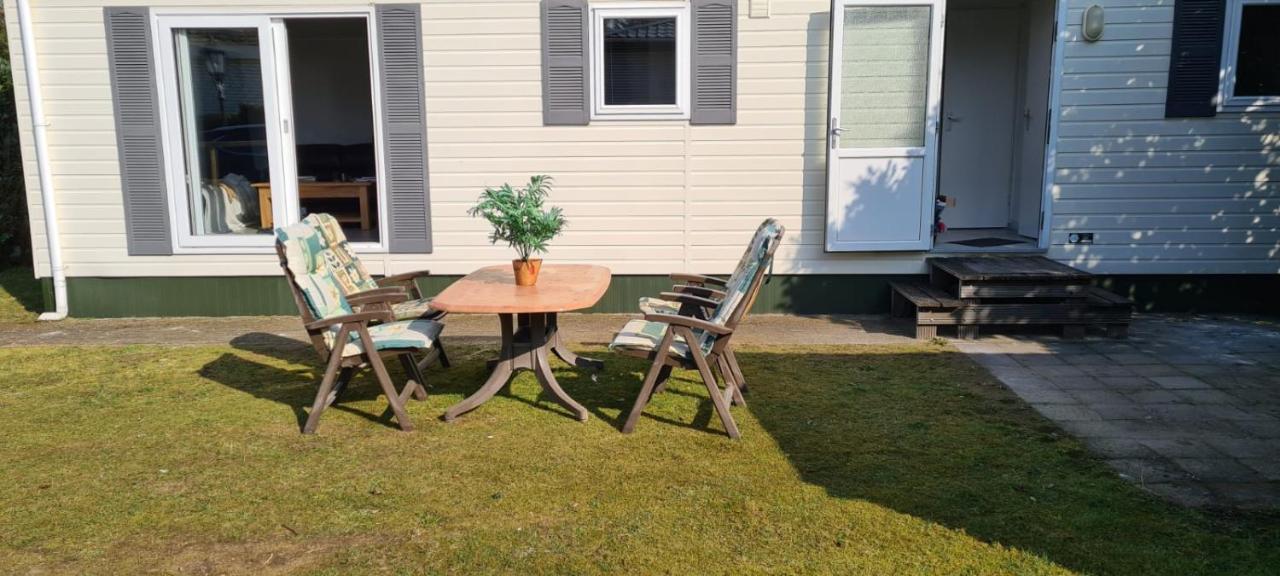 Villa Relax Huisje Is Een Luxe Huisje Met Een Vaatwasser En Zeer Snel Wifi 5G En Is Voorzien Van Een Nieuwe Badkamer En Keuken Met Een Omheinde Tuin Met Een Eigen Parkeerplaats Putten Exterior foto